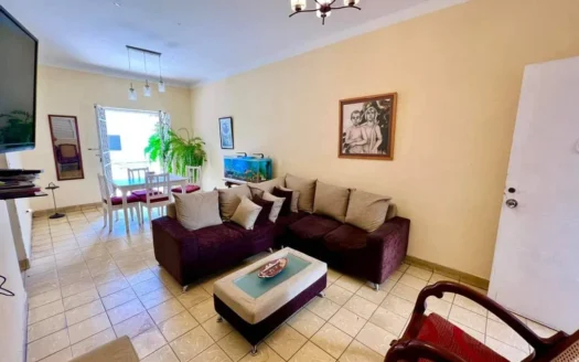 Yisel’s Apartment in Diez de Octubre with a private garage
